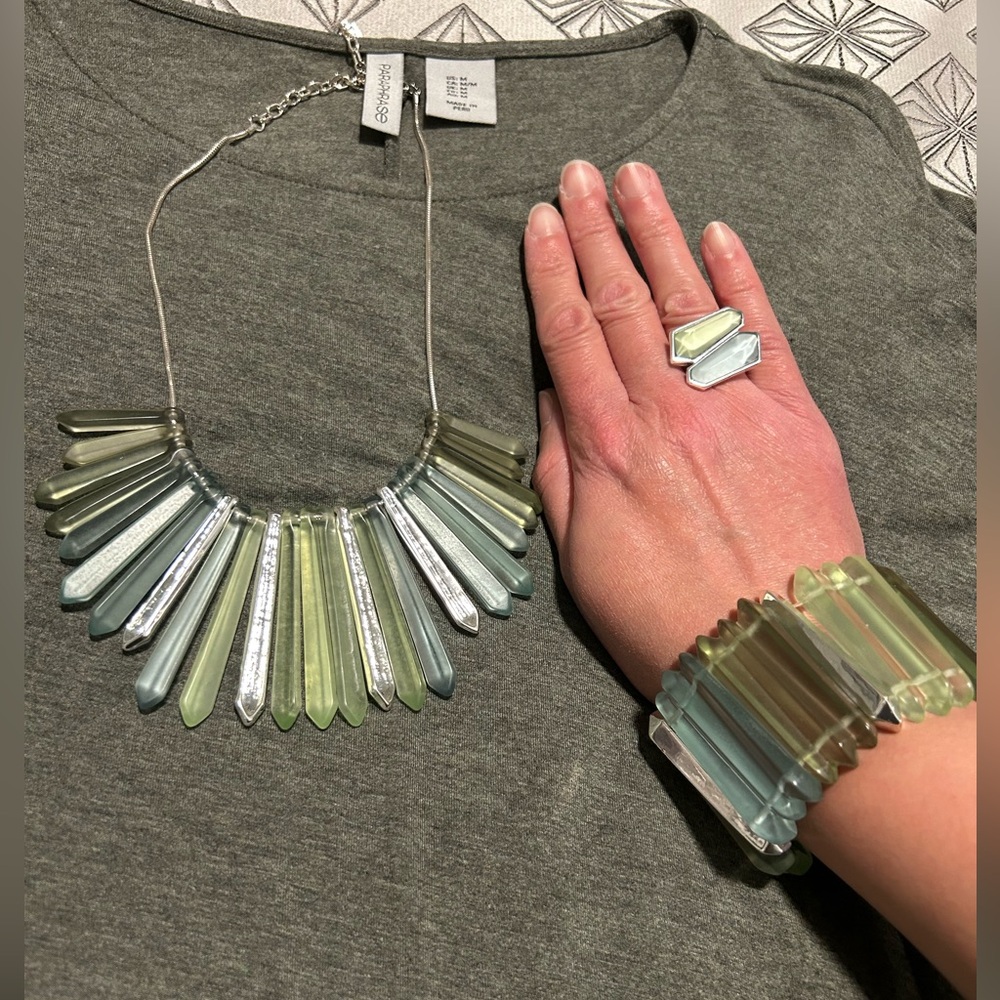 Kenneth Cole Fashion Bar Bib Necklace Bracelet Ring Set